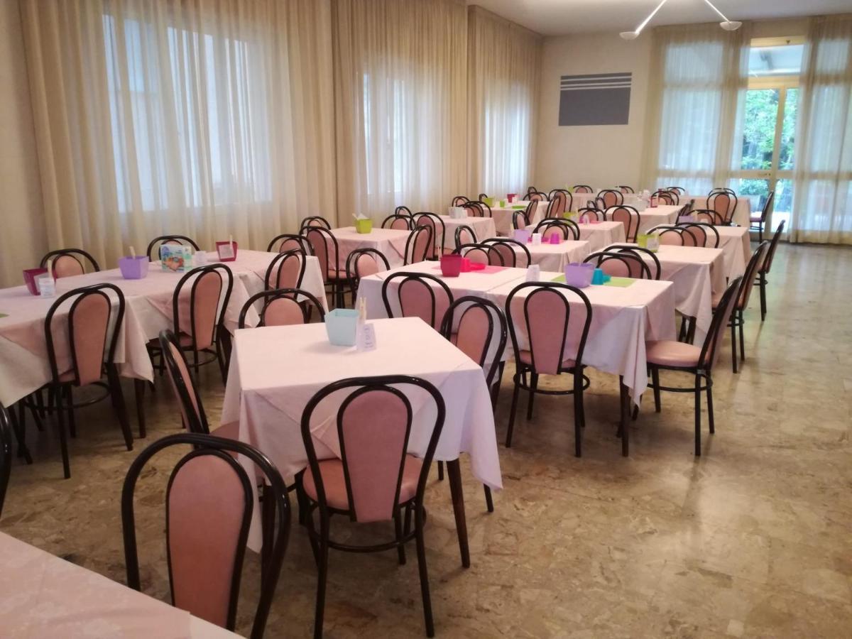 Hotel Serafini ريميني المظهر الخارجي الصورة